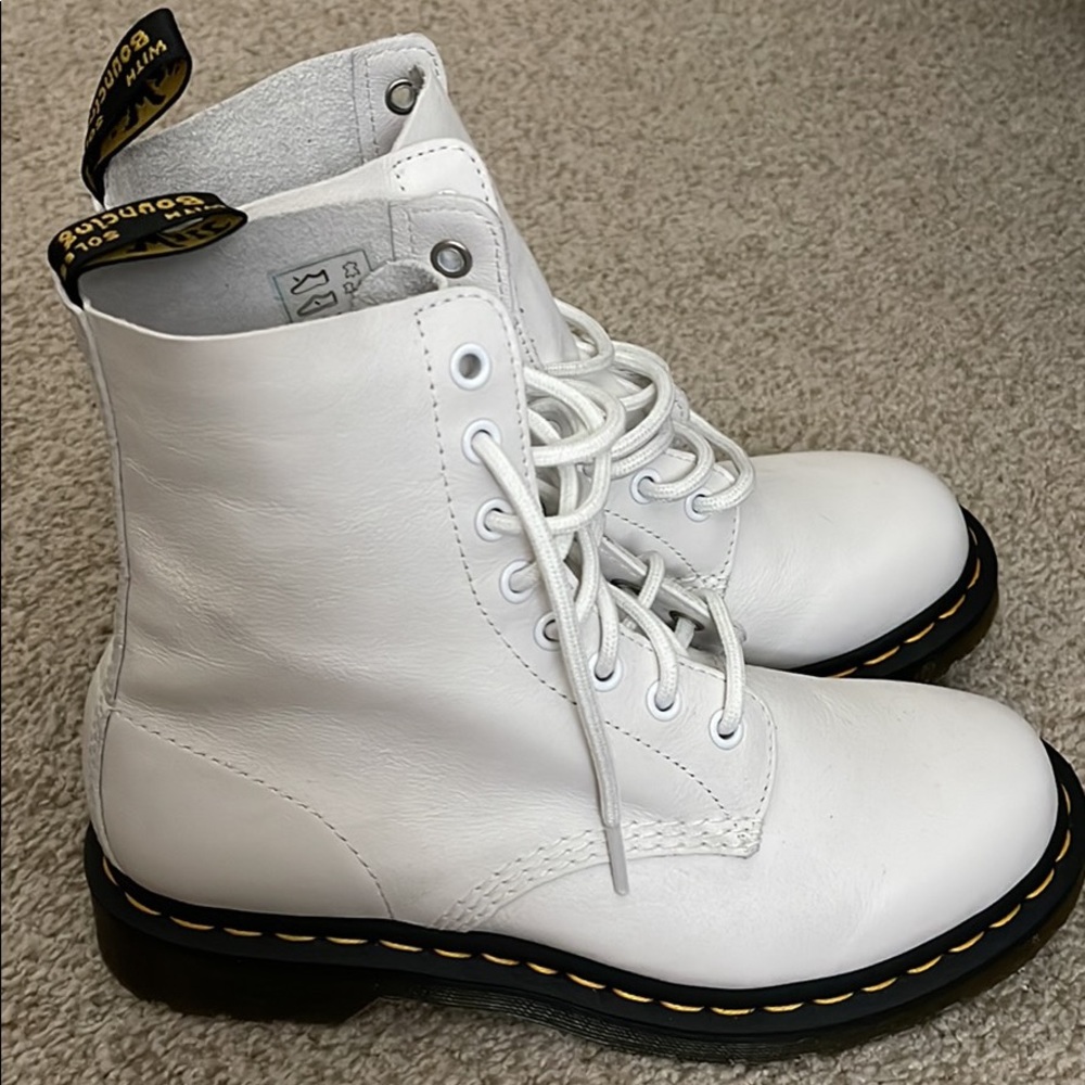 1460 woman’s Dr Martens NWOT